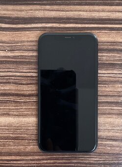 iPhone 11 64Gb černý - 2