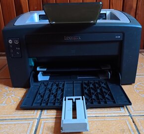 Laserová síťová čb tiskárna Lexmark E120n - 2