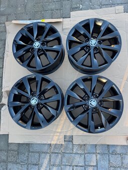 ORIGINÁL Alu Škoda Alcatras R16, 5x112 - TOP STAV - 2