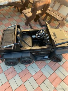 Elektricke Auto Mercedes 6x6 - 2