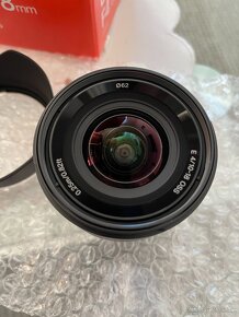 Sony 10-18 mm f/4 OSS SEL APS-C - 2