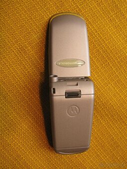 Kryt MOTOROLA V50 V3690  nový - 2