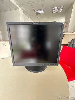 Monitor Lenovo - 2
