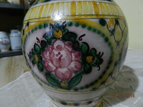 Hezká malovaná keramická váza Signováno N.J. - 2