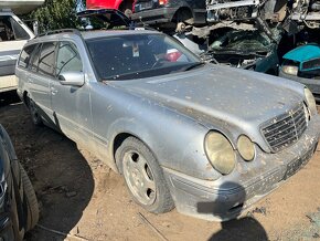 Mercedes-Benz W210 320 165kW benzin - 2