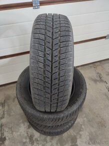 205/60 R16 zimní Barum - 2