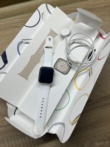 Apple Watch 8 44mm - 2