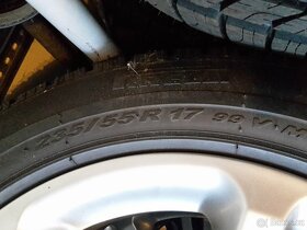 Pneu zimní  pirelli 235/55 R17 99v - 2