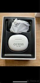 Sluchátka Guess True Wireless 5.0 4H stereo headset White - 2