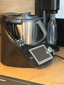 Černý thermomix TM6 lesklý - 2