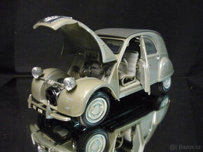 Citroen 2CV Maisto 1/18 - 2