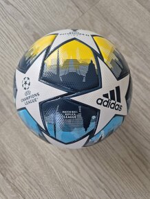 Fotbalový míč Adidas Champions League - 2