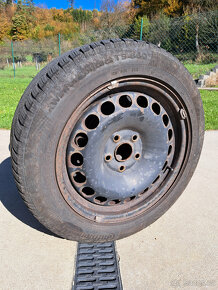 Prodám 4ks disků 5x112 s pneu 205/55 R16 - 2