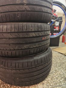 Prodám pneu 235/35r19 - 2