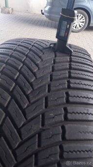 Prodám 4 x celoroční pneu Bridgestone 255/40/19 - 2