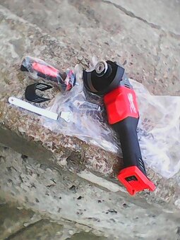 milwaukee M18 FHSAG125XB-0 FUEL 125 mm úhlová bruska - 2