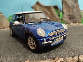 prodám model 1:18 mini cooper 2001 - 2