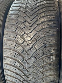 Zimní pneu 215/45 R16 90V Falken 3x5,5-6mm a 1x4,5mm - 2