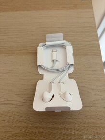 Nová sluchátka Apple EarPods Lightning A1748 - 2