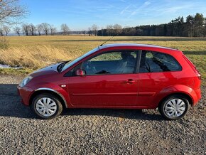 Ford Fiesta 1.6TDCi 66kw – 9/2007 – červená metalíza - 2