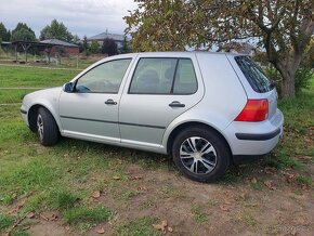 Volkswagen Golf - 2