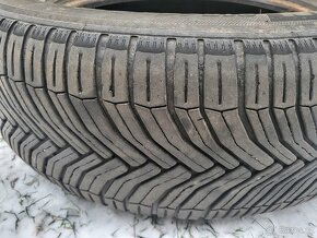 Celoroční pneu 215/65/16 Michelin - 2