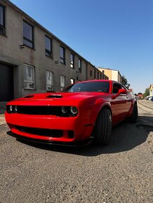 Dodge Challenger 2015 5.7 manuál - 2