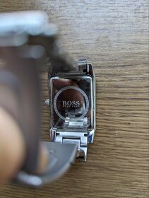 Hranaté stříbrné hodinky Hugo Boss - plně funkční, zachovalé - 2