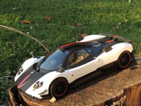 Pagani Zonda Cinque 1:18 Mondomotors - 2