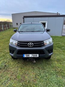 Toyota Hilux 2,4.  110Kw - 2