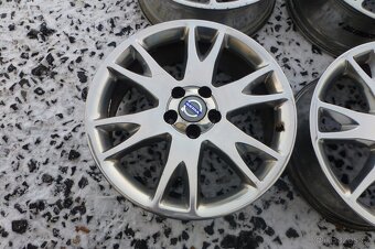 4ks original alu disků 18 na Volvo XC90,7Jx18 et 49 - 2