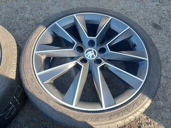 Alu kola 17" Skoda Savio 5x100 s pneu 215/40R17 - 2