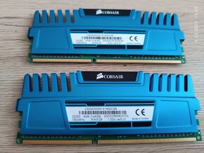 2x 4 GB DDR3 Corsair 1600 mhz 9-9-9-24 - 2