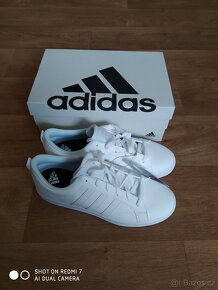 Prodám nové pánské boty bílé adidas - 2