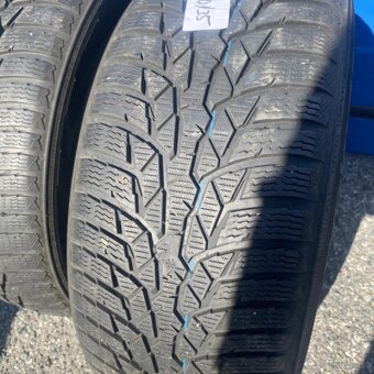 Zimní pneu 215/55 R17 93V Nokian 5mm - 2