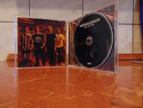 prodám CD Nickelback - Here and now 2011 , v pořádku , - 2