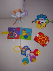 Mix hraček - Oball auto, Fisher Price, aj - 2