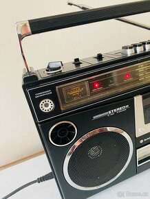 Radiomagnetofon /boombox Sanyo M4500KE, rok 1981 - 2