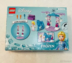 LEGO Disney 43209 Ledová stáj Elsy a Nokka - 2