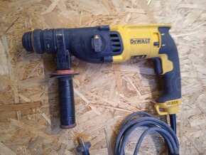 DeWALT D 25134 (vrtací a sekací kladivo) - 2