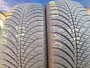 Prodám zimní pneu 185/60/15 Goodyear a Semperit - 2