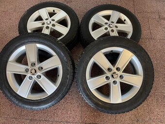 Originalní ALU kola Škoda 5x112 r16 zimní pneu 6mm - 2