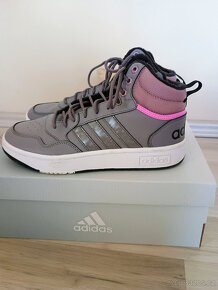 Dámské  kotníkové tenisky Adidas Hoops 3.0 vel. 40 - 2