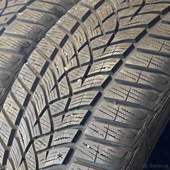 Zimní pneu 225/40 R19 100V GoodYear 6,5mm - 2