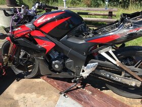 Motonadily Honda cbr125 r 2010 jc39e bourana - 2