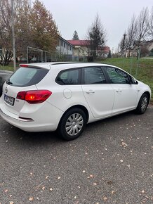 Opel astra 1.6 diesel Sports Tourer /Combi - 2