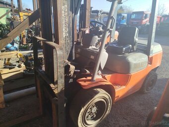 VZV Toyota Forklift 02-7FDJF35 - 2