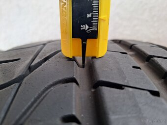 Prodám letní pneu 235/35/19 Pirelli - 2