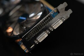 Gigabyte GV-N560C -1Gi - 2