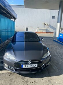 Tesla Model S P90D - 2